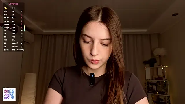 LeanneDinkle online show from 04-12-26, 04:06