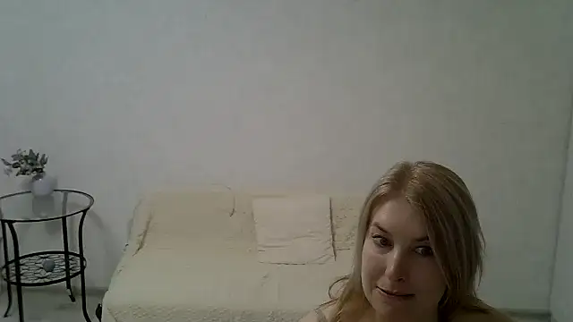 Snapshot of Opaldream chatting on 05-08-26, 09:53 Opaldream online show from 05-08-26, 09:53