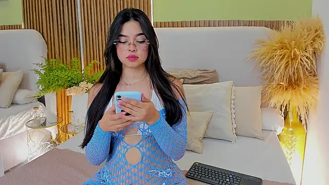 Snapshot of CristalMayson chatting on 02-18-26, 10:50 CristalMayson online show from 02-18-26, 10:50