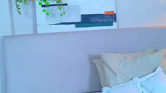 VioletBloomm online show from 03-31-26, 11:43