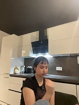 Just-Lilly online show from 04-17-26, 08:12