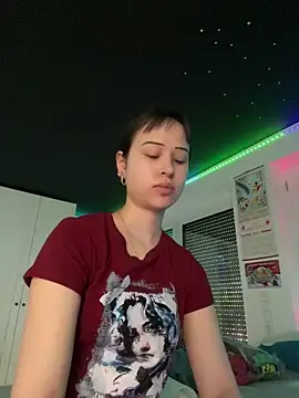 Snapshot of Just-Lilly chatting on 04-19-26, 04:39 Just-Lilly online show from 04-19-26, 04:39