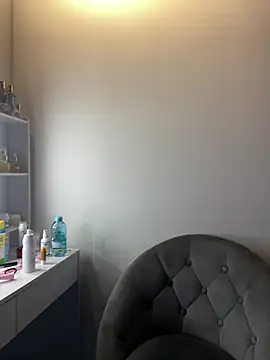 Snapshot of Just-Lilly chatting on 04-28-26, 05:18 Just-Lilly online show from 04-28-26, 05:18