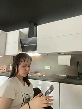 Snapshot of Just-Lilly chatting on 05-11-26, 02:45 Just-Lilly online show from 05-11-26, 02:45