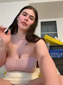 Evie-Moore online show from 02-04-26, 05:19