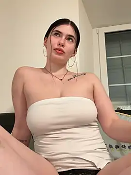 Evie-Moore online show from 02-24-26, 10:30