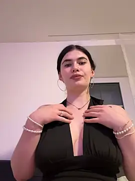 Evie-Moore online show from 02-26-26, 10:53