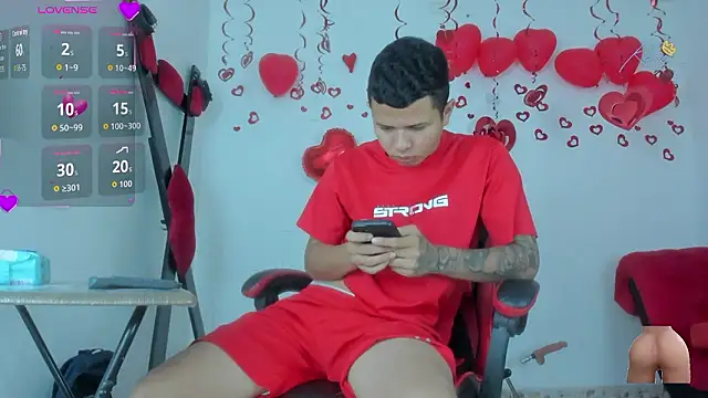 Snapshot of Steven_and_Camilo18 chatting on 02-20-26, 11:43 Steven and Camilo18 online show from 02-20-26, 11:43