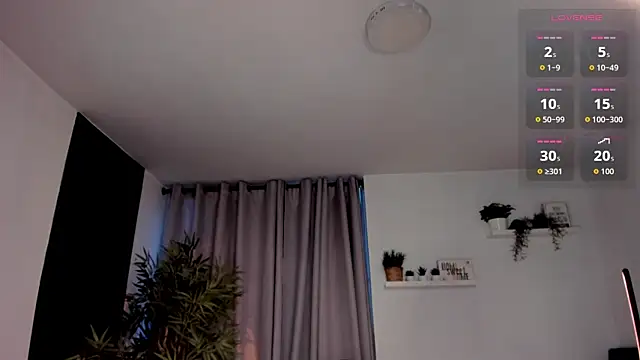 moonhelen online show from 07-15-26, 11:21