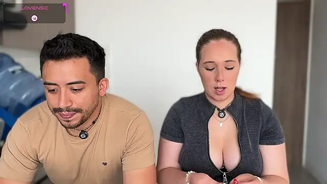 Snapshot of Sofii_n_Diego chatting on 02-09-26, 09:19 Sofii n Diego online show from 02-09-26, 09:19