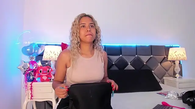 Snapshot of _Giorgiina_ chatting on 02-09-26, 12:20 Giorgiina online show from 02-09-26, 12:20