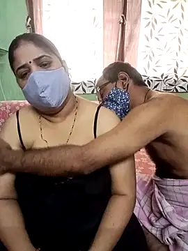 Snapshot of HoneyHush chatting on 02-25-26, 06:12 HoneyHush online show from 02-25-26, 06:12