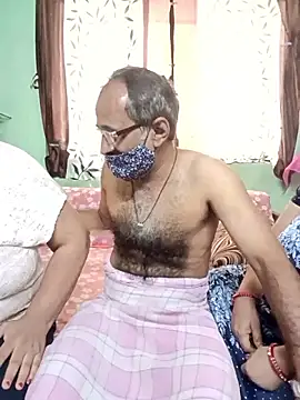 HoneyHush online show from 03-18-26, 10:40