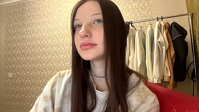 LumPetal online show from 02-10-26, 04:16