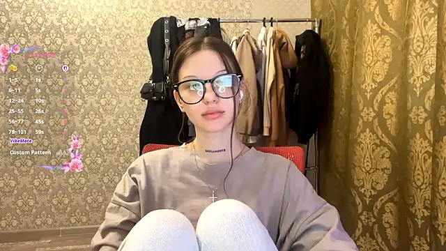 LumPetal online show from 02-12-26, 05:24