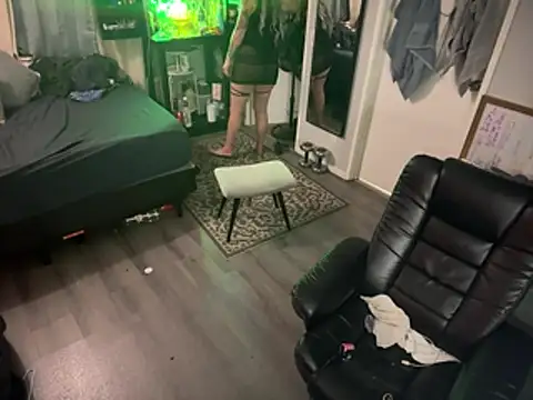 Alicethickpeach online show from 06-25-26, 10:31