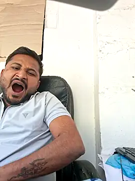 Snapshot of hot---boy1 chatting on 02-01-26, 05:06 hot---boy1 online show from 02-01-26, 05:06