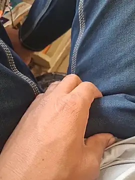 hot---boy1 online show from 03-15-26, 04:18