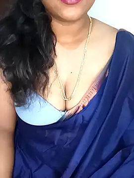 Snapshot of Chinnima143 chatting on 02-01-26, 03:27 Chinnima143 online show from 02-01-26, 03:27