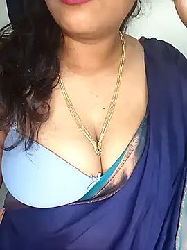 Snapshot of Chinnima143 chatting on 02-02-26, 03:49 Chinnima143 online show from 02-02-26, 03:49