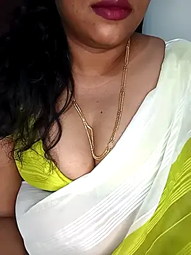 Snapshot of Chinnima143 chatting on 02-04-26, 04:35 Chinnima143 online show from 02-04-26, 04:35