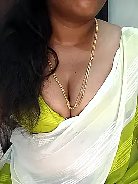 Snapshot of Chinnima143 chatting on 02-08-26, 04:43 Chinnima143 online show from 02-08-26, 04:43