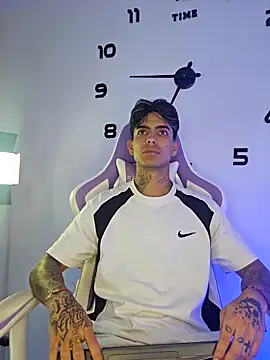 Snapshot of miguel_aguirre_ chatting on 02-20-26, 12:38 miguel aguirre online show from 02-20-26, 12:38