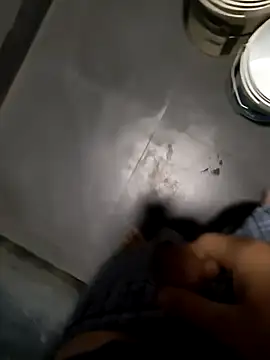 Snapshot of Castrol1289 chatting on 02-08-26, 04:43 Castrol1289 online show from 02-08-26, 04:43