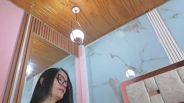 Snapshot of Lion_and_aria chatting on 07-06-26, 06:54 Lion and aria online show from 07-06-26, 06:54