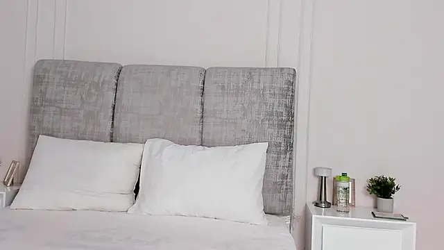 Snapshot of PenelopeSaenz_ chatting on 02-20-26, 12:27 PenelopeSaenz online show from 02-20-26, 12:27