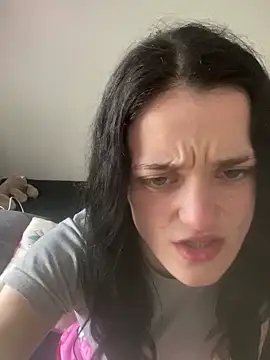 LeonieClaire online show from 05-12-26, 11:29