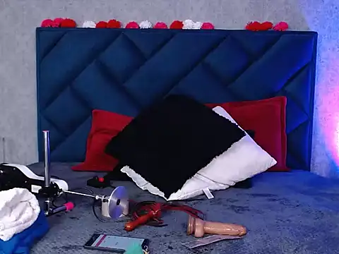 Snapshot of Lia_tomson chatting on 02-17-26, 07:31 Lia tomson online show from 02-17-26, 07:31