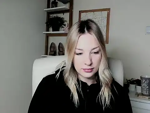 Snapshot of VelvetAngela chatting on 02-17-26, 06:32 VelvetAngela online show from 02-17-26, 06:32