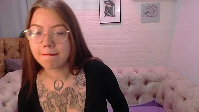 Snapshot of Lissiblom chatting on 02-28-26, 07:48 Lissiblom online show from 02-28-26, 07:48