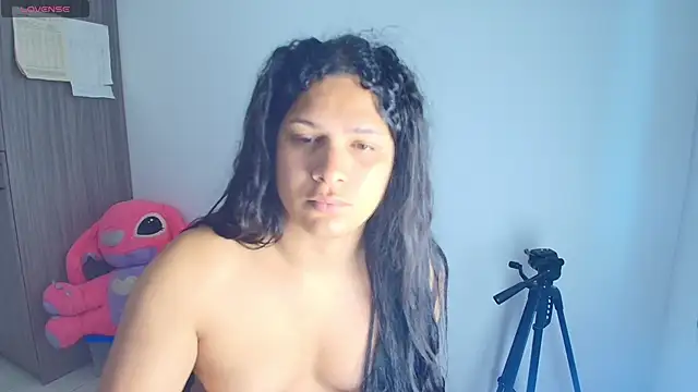 Snapshot of alys_love chatting on 04-18-26, 12:53 alys love online show from 04-18-26, 12:53
