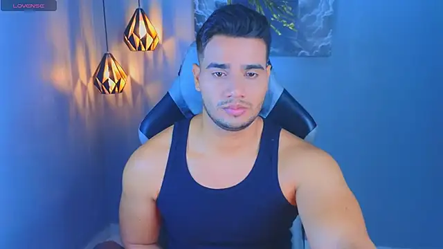 AndresRodriguez1 online show from 04-11-26, 11:03