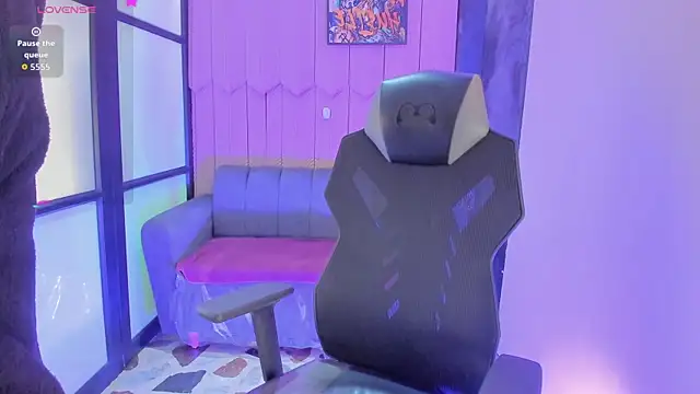 Snapshot of shaden_ chatting on 02-12-26, 10:27 shaden online show from 02-12-26, 10:27