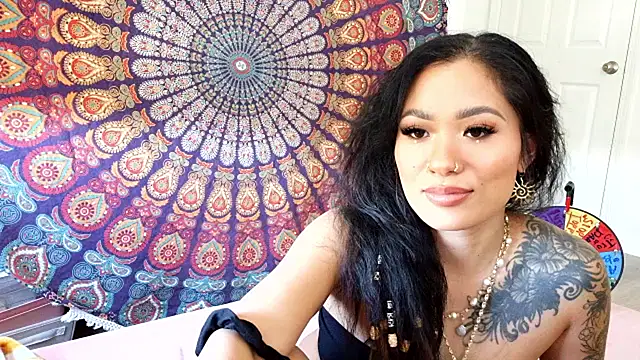 Snapshot of 222goddess444you chatting on 06-04-26, 10:49 222goddess444you online show from 06-04-26, 10:49