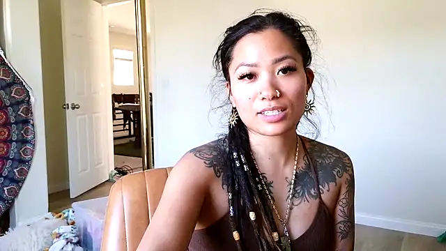 Snapshot of 222goddess444you chatting on 07-07-26, 10:25 222goddess444you online show from 07-07-26, 10:25