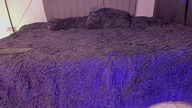 im oleiderr online show from 04-06-26, 08:32