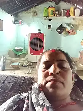 Snapshot of Manu_mehta chatting on 05-18-26, 04:07 Manu mehta online show from 05-18-26, 04:07