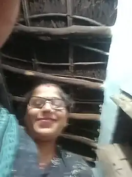 Snapshot of Manu_mehta chatting on 06-20-26, 06:11 Manu mehta online show from 06-20-26, 06:11