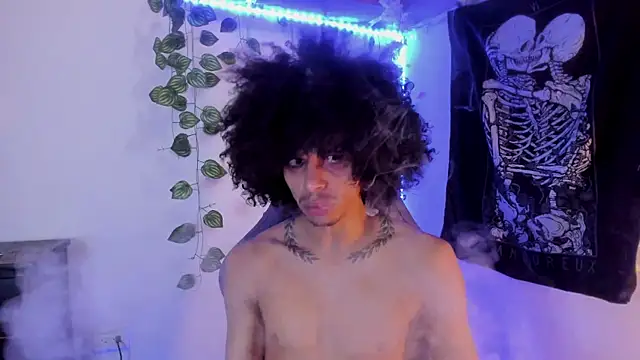 Snapshot of Aaron_Hopper chatting on 02-25-26, 01:21 Aaron Hopper online show from 02-25-26, 01:21