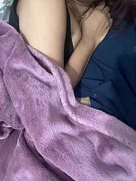 Snapshot of couple7v17d chatting on 02-09-26, 07:18 couple7v17d online show from 02-09-26, 07:18