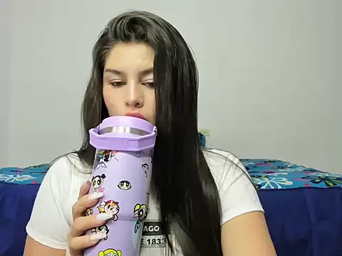 Snapshot of Karina27 chatting on 02-13-26, 05:42 Karina27 online show from 02-13-26, 05:42