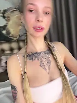 Snapshot of ElyseeXXX chatting on 02-15-26, 10:50 ElyseeXXX online show from 02-15-26, 10:50