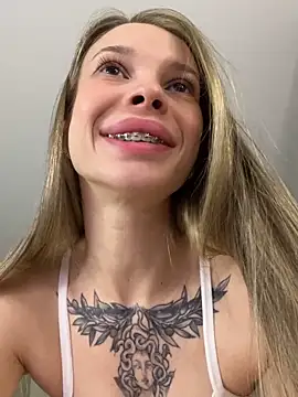 Snapshot of ElyseeXXX chatting on 02-19-26, 10:28 ElyseeXXX online show from 02-19-26, 10:28