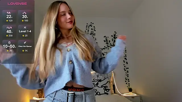 Snapshot of EllyMartinez chatting on 02-24-26, 04:38 EllyMartinez online show from 02-24-26, 04:38