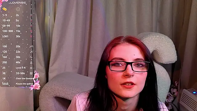 NicoleLuxe online show from 04-03-26, 06:50