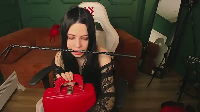 Snapshot of madam_inferno chatting on 02-06-26, 01:36 madam inferno online show from 02-06-26, 01:36